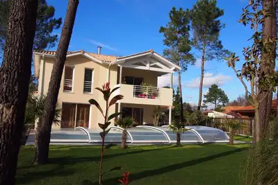 Villa Avec Piscine CHAUFFÉE / House With Heated Pool
