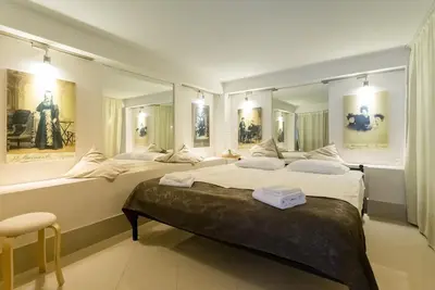 Image de Falcon Apartments - Meidan Wine Cellar