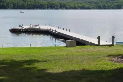 Image de Elégant Clean victorienne Lake Home, 3. 5 Acres & 350 Façade