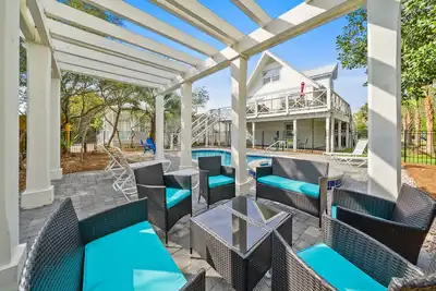 Image de Brand New Seagrove home 4 br piscine privée, ultra privée
