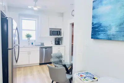 Image de Semaine du travail à prix réduit! En Train De Beach Block! 2 chambres \/ 2 salles de bain