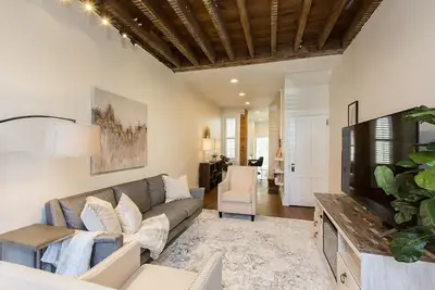 Image de \"Nouvelle Liste\" The Sycamore Downtown Modern Home