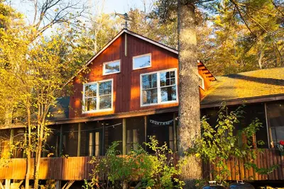 Image de SunsetLodge rustiques Lakeside Cabins & Lodge avec Vues Sunset pour Réunions \/ Groupes