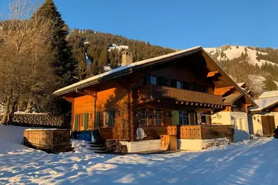 Image de Belle Chalet 4 chambres à louer dans le quartier chic Rougemont, Gstaad Central Ski Region