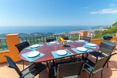 Image de Club Villamar - Cette villa Whitney a une vue panoramique sur le littoral de la Costa Brava et de. . .