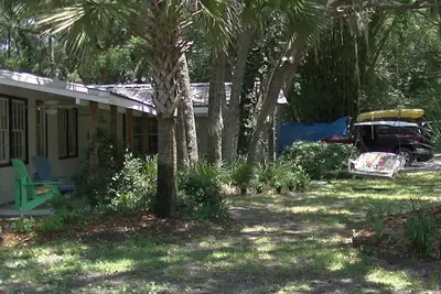 Image de Bienvenue Ă Saint Simons Island Low Country Cottage!
