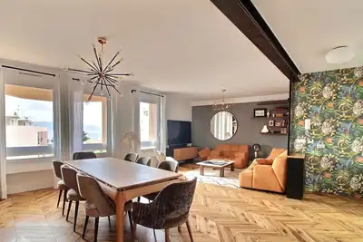 Image de Cosy et vue mer au coeur de la ville