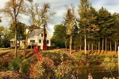 Image de Maison historique au bord du lac