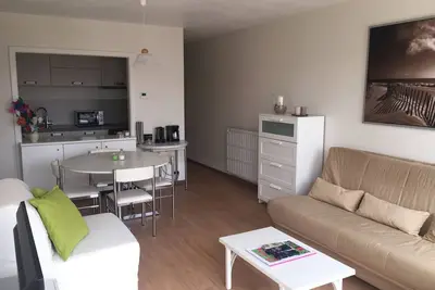 Image de Studio moderne refait à neuf à 150m de la plage (avec parking gratuit)