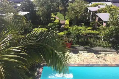 Image de Bungalow de charmes equipée avec piscine
