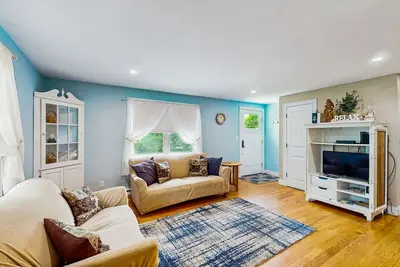 Image de Chalet mignon et confortable avec un patio et un gril à gaz au c����ur du vignoble de Martha!
