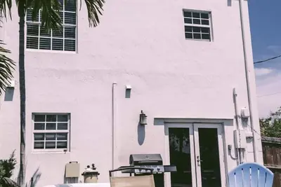 Image de 4bd Avec Piscine Et Balcon PRÈS De La Plage Et Du Centre-Ville