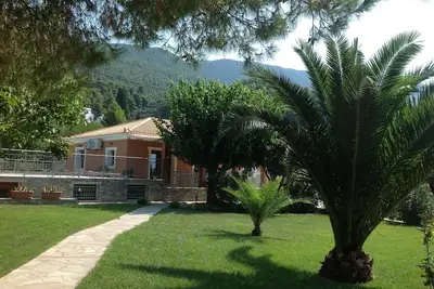 Image de Spectaculaire villa en bord de mer avec piscine privée et vergers