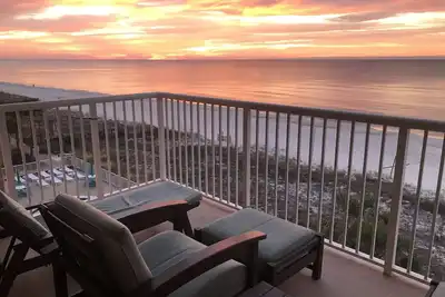 Image de 🏖Beachfront Retreat sur Perdido Key. Deux piscines, bain à remous et salle de gym🏖