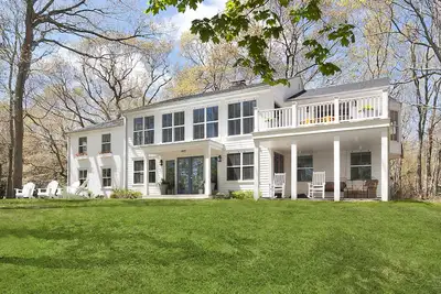 Image de Loin de tout! Lumineux, généreux et bien situé 5 chambres / 3. Maison 5 hauteurs