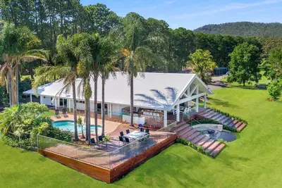 Image de Maison Principale De Whispering Pines + Chalet, Far Meadow, Berry & Surrounds - 16 h 00 le dimanche!