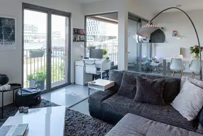 Image de ★ Moderne et lumineux ★ ✔2 Br ✔2 terrasses ✔Stationnement gratuit