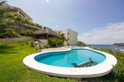 Image de Condo de luxe avec vue magnifique sur l'océan et la marina