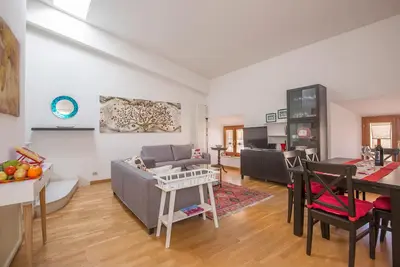 Un loft romantique dans la charmante ville de Sienne avec ascenseur, Air C. et WIFi