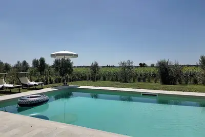 Image de Maison avec jardin privé dans une splendide résidence avec une grande piscine