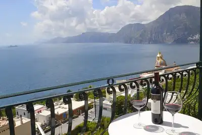 Villa Grecale: Une villa enchanteresse et lumineuse face au soleil et à la mer.