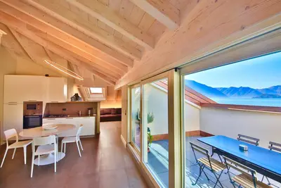 Image de Liszt Attic - Bord de lac Dans le Village par Klabhouse