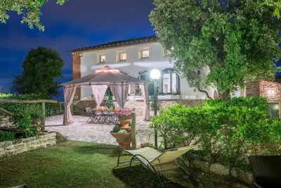 Image de Villa à Monsummano Terme avec 5 chambres à coucher, 12 couchages