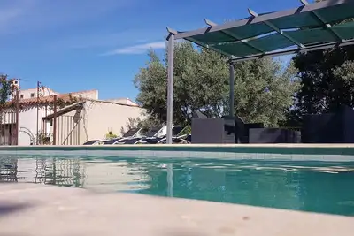 Image de 2 Gîtes de charme climatisé, wifi et grande piscine dans propriété privée.