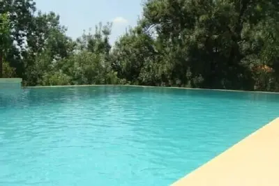 Image de location belle villa hyères secteur résidentiel proche de la mer des commerces