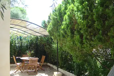Image de Appartement en duplex 40 m² avec climatisation dans villa avec jardin et parking