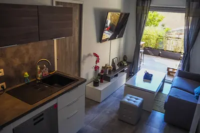 Image de Appartement Au Coeur Du Lavandou + Parking Privee - Plage A 200m