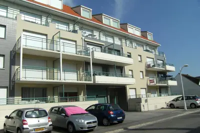 Image de Appartement T2 cabine Ă 2 min de la plage avec parking privatif Ă Fort-Mahon