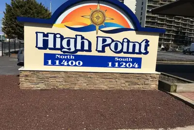 Image de Condo magnifiquement rénové pleine vue sur l'océan et la baie