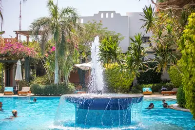 Image de Incroyable appartement de luxe d'une chambre au bord de la piscine