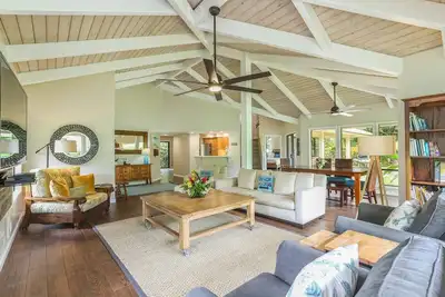 Image de Spacieuse maison w / Ac en maître, 9 personnes, promenade / randonnée à la plage