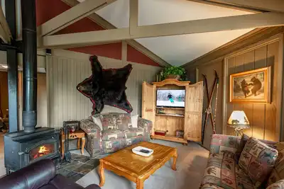 Image de Faire le tour de la maison en face des pistes n���a que 125 marches pour skier.