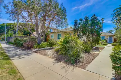 Image de Cottage Smith par la plage - votre petit coin de paradis près de la plage.