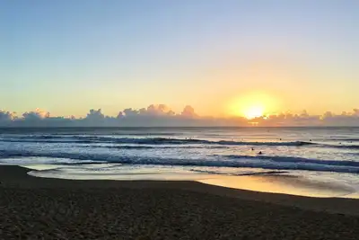 Image de ~ Studio, cuisine, privé, à pied de la plage,