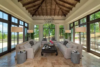 Image de Nouvelle Villa, Chic Moderne Espagnol, Golf, ENTIÈREMENT Personnel! Luxe! Christina-5br