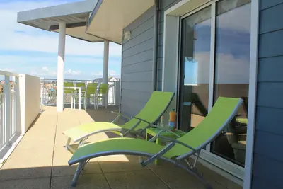 Appart. standing 60 m²+terrasse 65 m²+garage. Draps, linge et ménage inclus