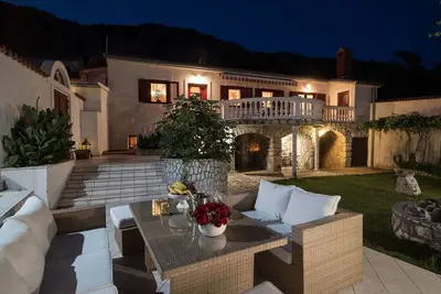 Image de Villa \"Bribir\", belle villa avec piscine, jardin, barbecue et connexion Wi-Fi gratuite