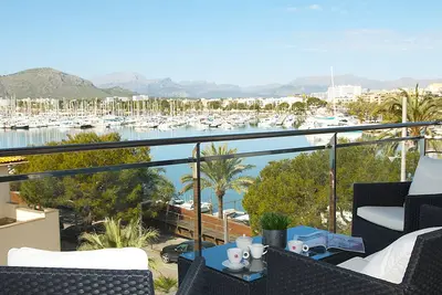 Image de Ajustement confortable. neuf, terrasse, vue sur la mer