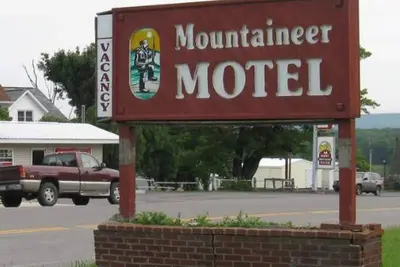 Image de Mountaineer Motel - Chambre Standard