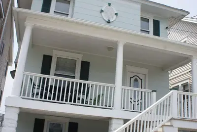 Image de Pet Friendly Handicap Condo Accessible 1/2 Bloc De Promenade Et Plage!
