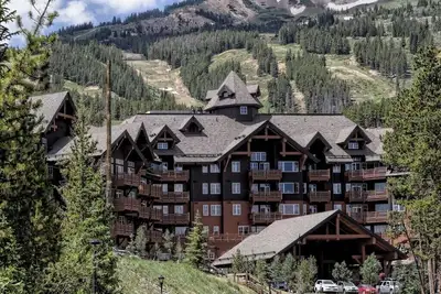 Image de Resort de luxe | One Ski Hill | Condo 2 chambres | Ski-In, Ski-Out