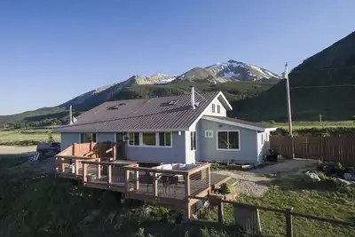 Image de The Overlook - Une vue imprenable de l'intérieur et de l'extérieur et accepte les animaux domestiques!