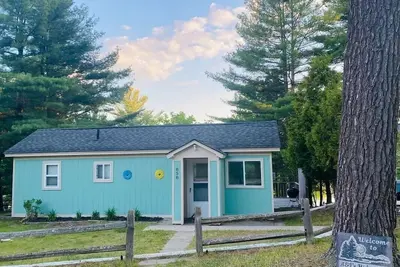 Image de Rennie Lakefront Cottage, Traverse City - 15 minutes du centre-ville - 5 personnes