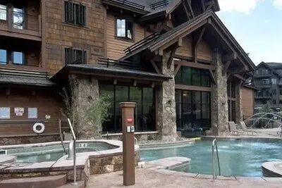 Image de Gl7 - Grand Master une chambre, 900 pi, pas un lock-off une chambre (suite)!