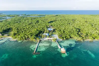 Image de Car001 - Villa de plage avec piscine sur l'île de Tintipan
