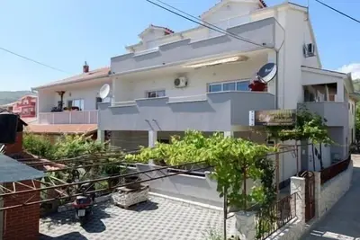Image de Apartment 4215-1 for 4+2 Pers. in Trogir